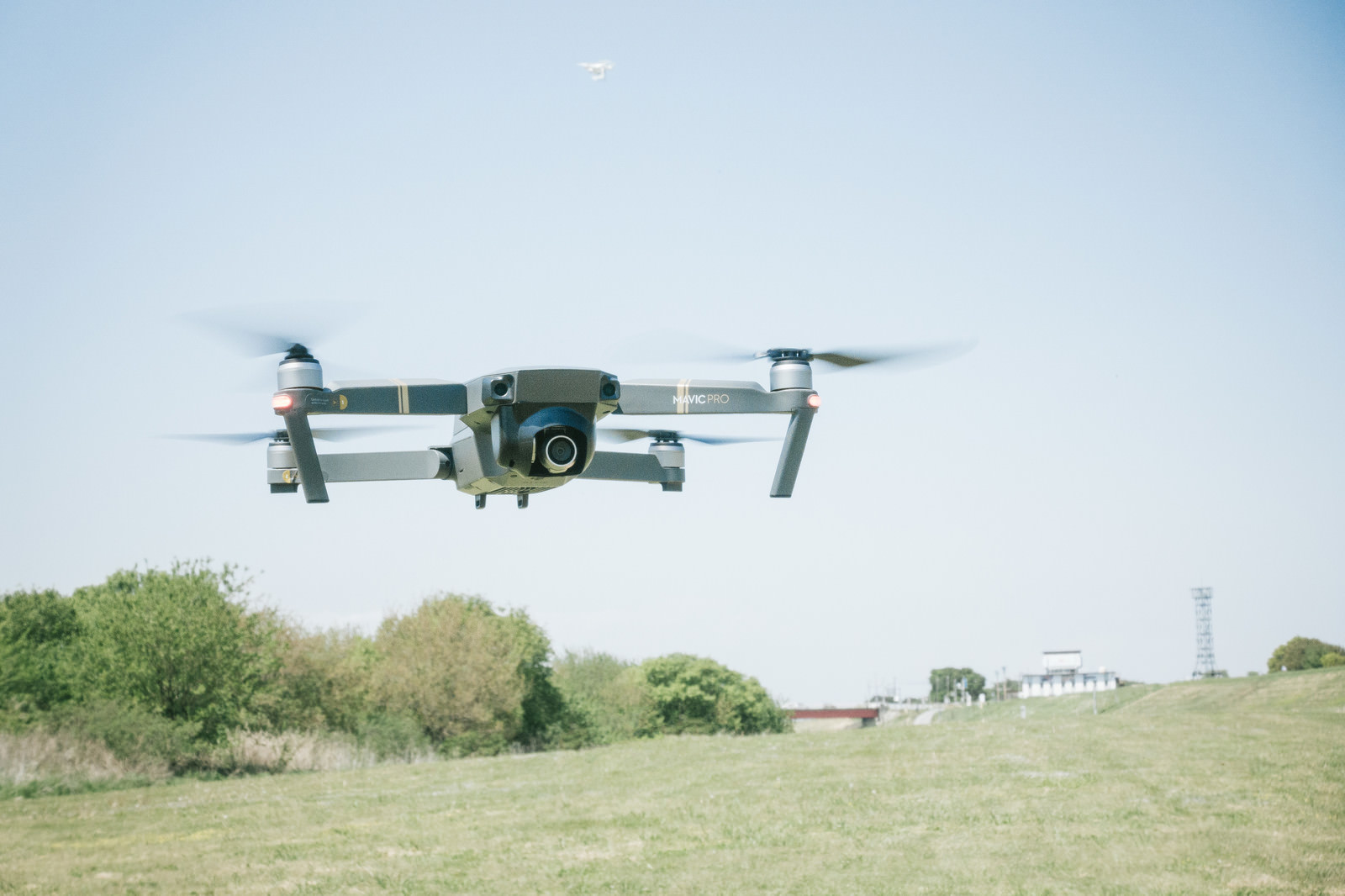 屋内飛行・狭小空間対応！特殊ドローン操縦訓練の魅力